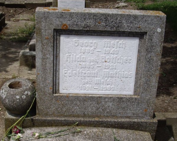 Mesch Georg 1882-1949 Botscher Hilda 1885-1921 Grabstein